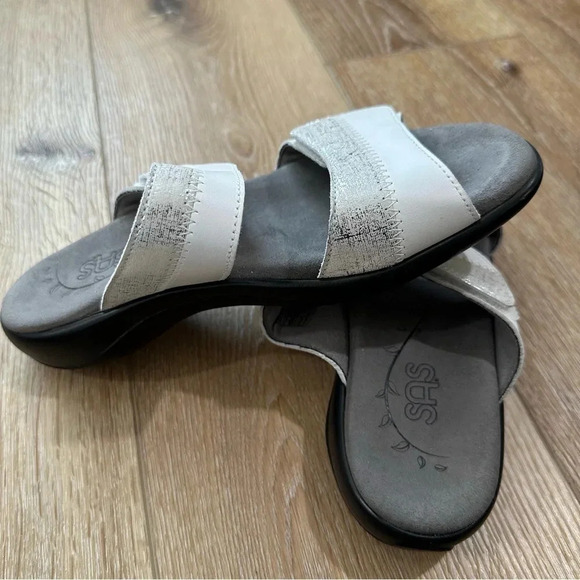 SAS Women's White & Silver Nudu Slide Leather Adjustable Strap Sandal Size 7 GUC - Picture 3 of 11